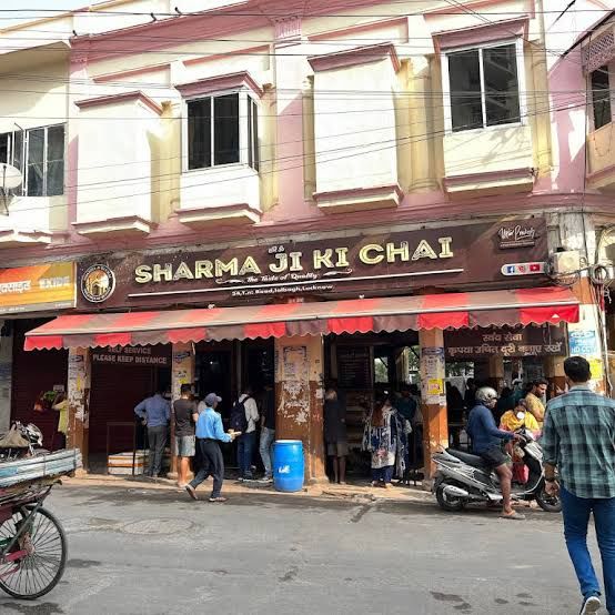 Photo of जायके का चटकारा लखनऊआईए दोबारा–जहां के स्वादिष्ट शाकाहारी चटपटे व्यंजन के मजे ले। by zeem babu