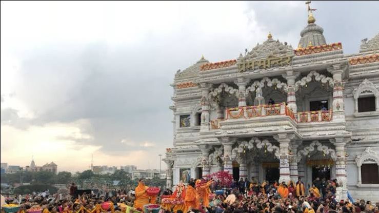 Photo of वृंदावन और मथुरा की होली क्यों है इतनी खास by zeem babu