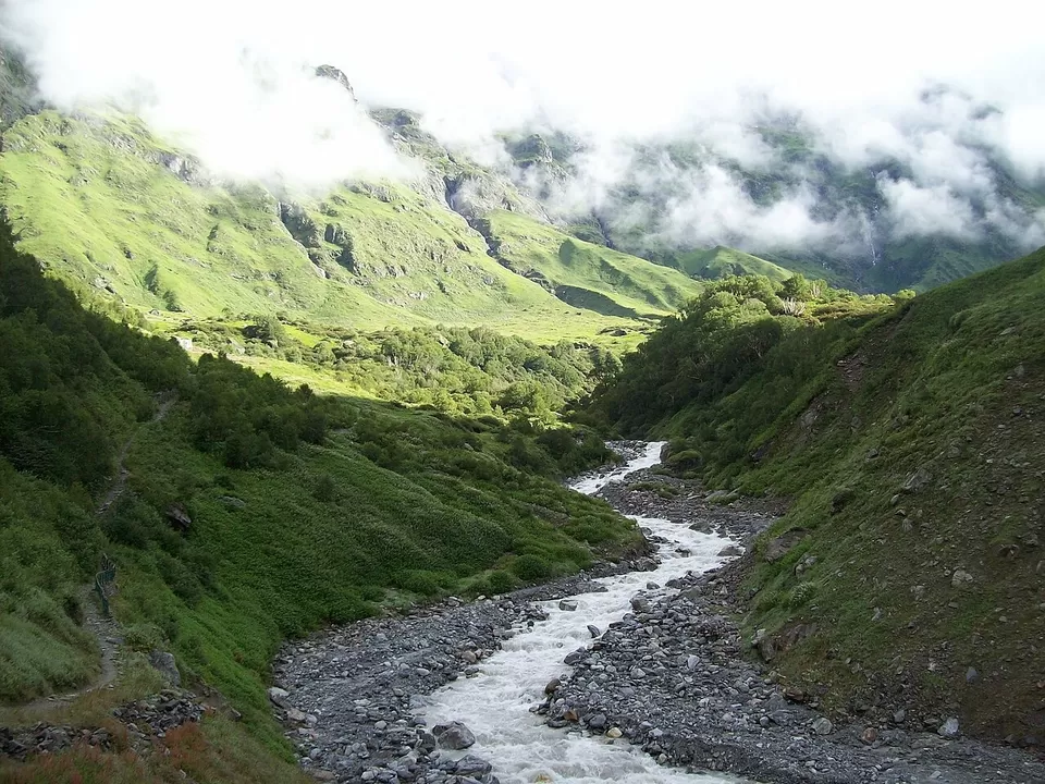 Photo of परम रोमांच के लिए भारत के शीर्ष पांच ट्रेक, जहां आप मॉनसून का लुत्फ उठा सकते हैं by zeem babu