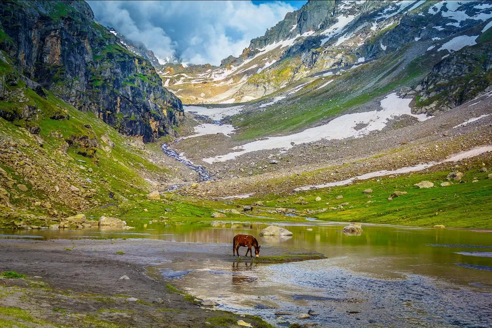 Photo of परम रोमांच के लिए भारत के शीर्ष पांच ट्रेक, जहां आप मॉनसून का लुत्फ उठा सकते हैं by zeem babu