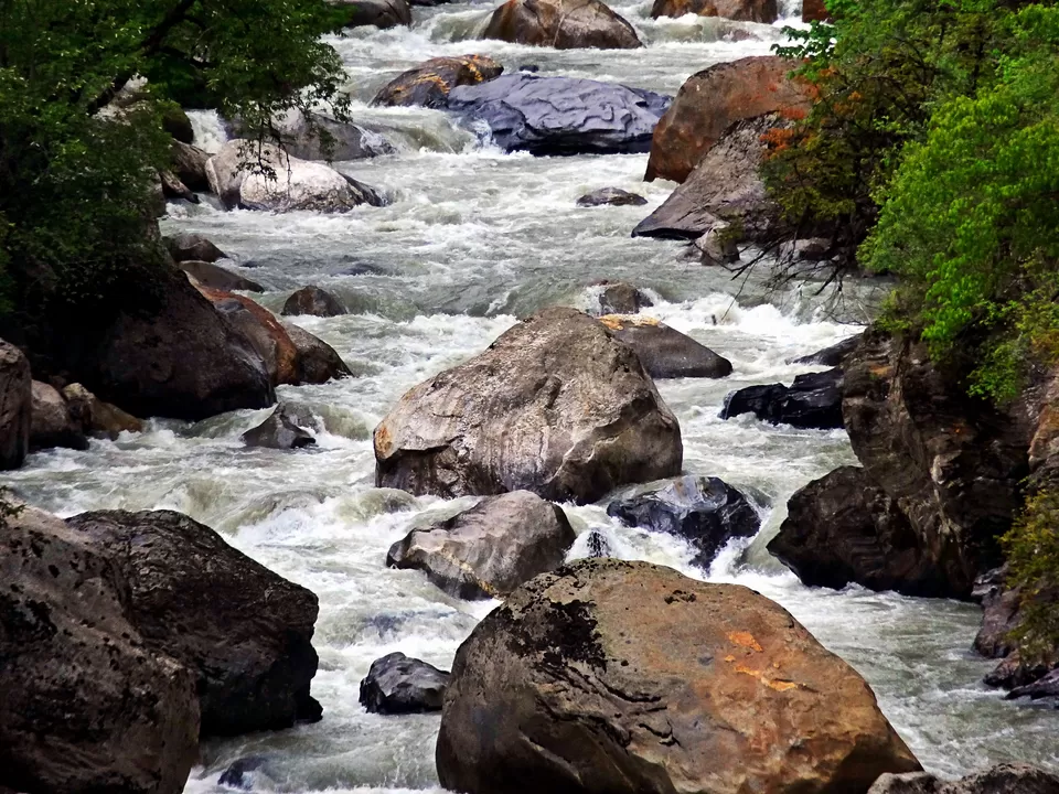 Photo of Kheer Ganga Hot Water Spring, Khir Ganga, India by Debarshi