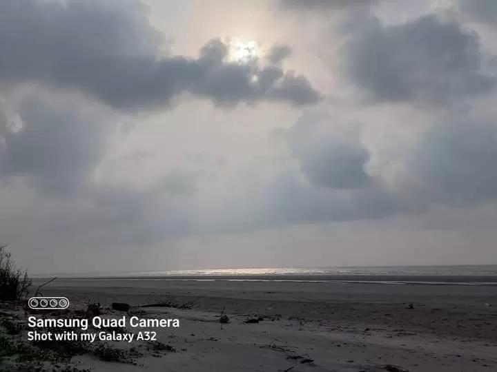 Photo of नीले आसमान के नीचे नीला समुंदर का मजा बकखाली में by Pankaj Biswas (akash)
