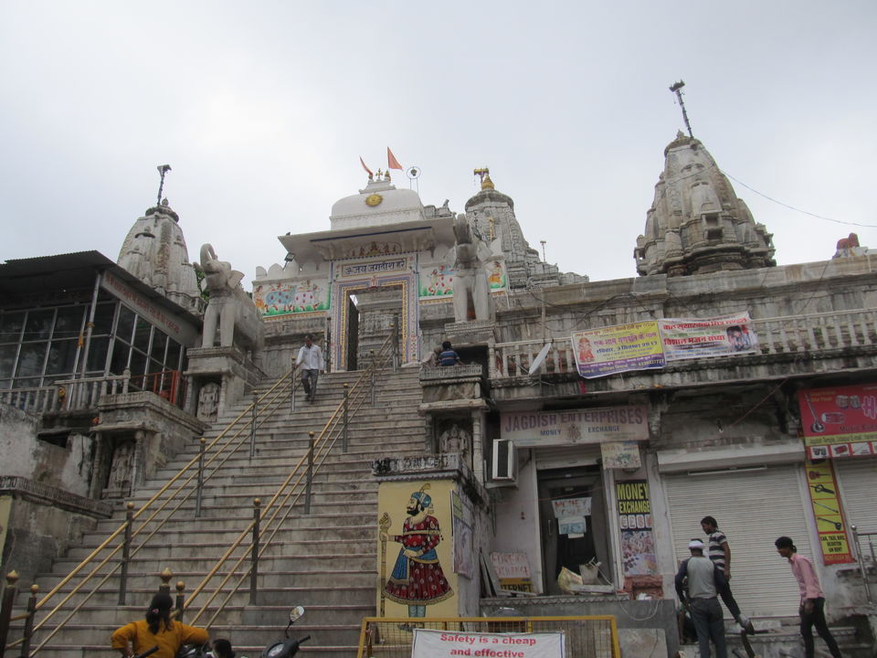 Photo of Jagdish Temple intersection, Udaipur, Rajasthan, India by Sweetyy Gupta