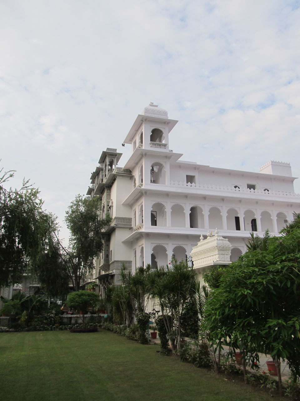 Photo of Restaurant Ambrai, Chand Pole, Udaipur, Rajasthan, India by Sweetyy Gupta