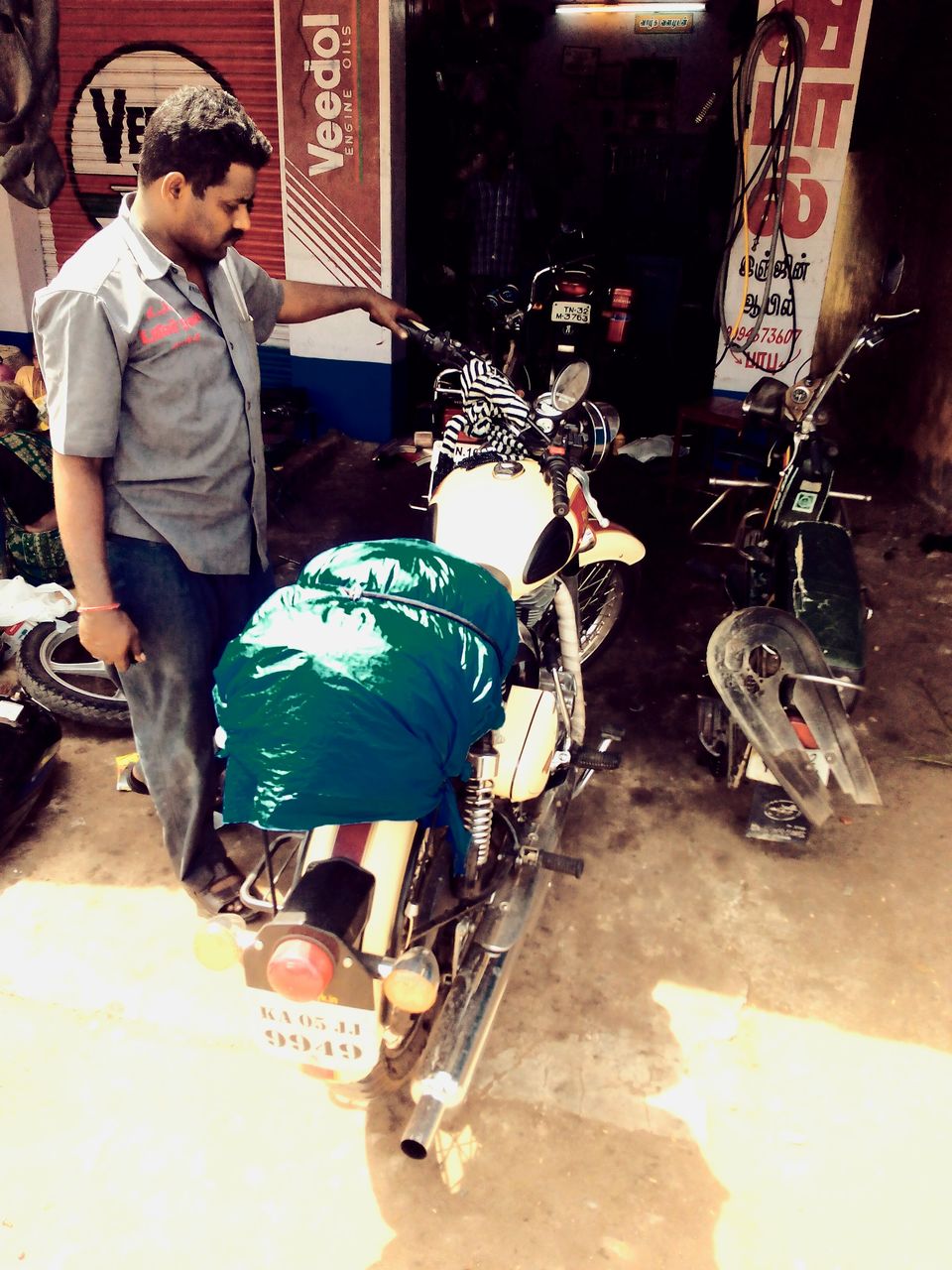 Photo of Can we call this route the ‘Golden Quadrilateral’ of south? 146/151 by Debashish Baidya