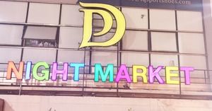 Photo of The Night Market ถนน ช้างคลาน Chiang Mai Thailand by preeti talwar