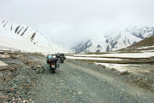 Photo of Kunzum Pass, Dhar Thachakarpo, Himachal Pradesh, India by Jasreet Chawla