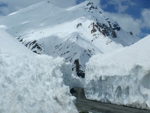 Photo of Rohtang La, Himachal Pradesh, India by Jasreet Chawla