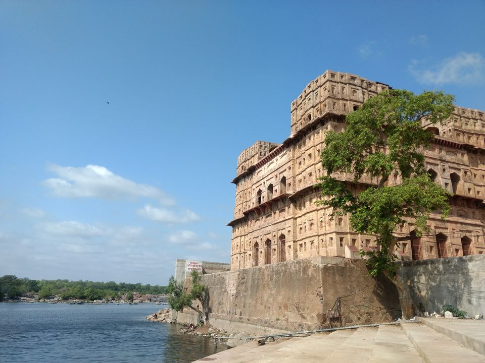 Photo of Your guide to explore the hidden secret of Madhya Pradesh - The village of Orchha 2/39 by Vijaya Nair