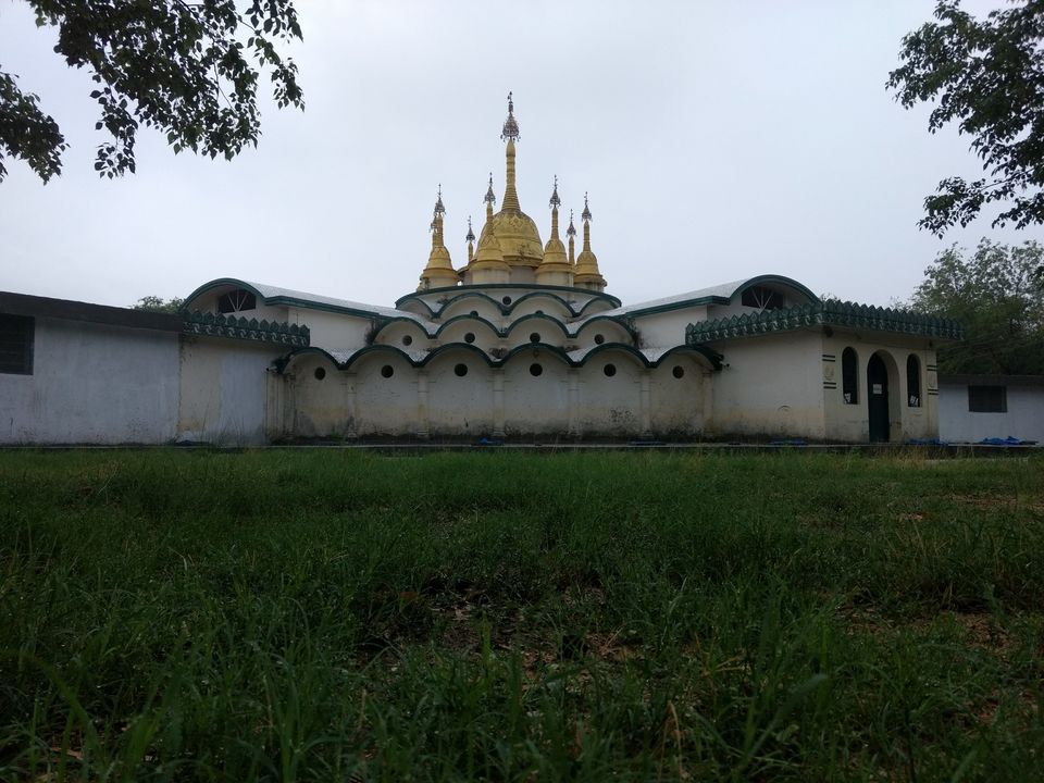 Photo of Vipassana: A guide to the famous 10 day meditation course 2/2 by Vijaya Nair