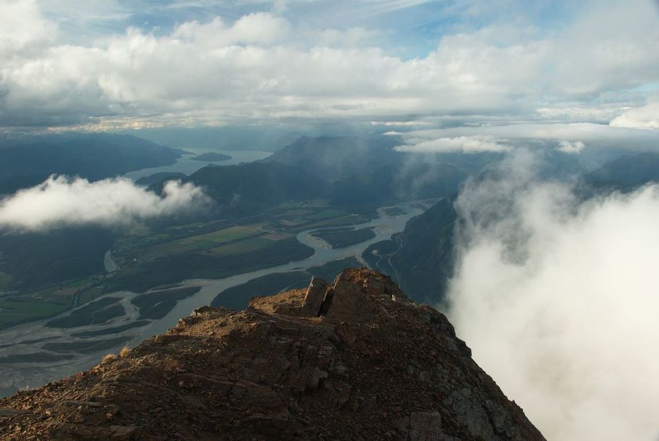 Photo of Cheam Peak – Off My Bucket List! 16/20 by Aloke Surin