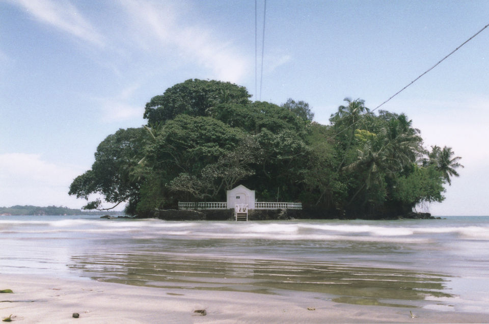 Photo of This Is Not A Drill: Rent This Entire Island In Sri Lanka For Whatever Reason You Want by Sonalika Debnath
