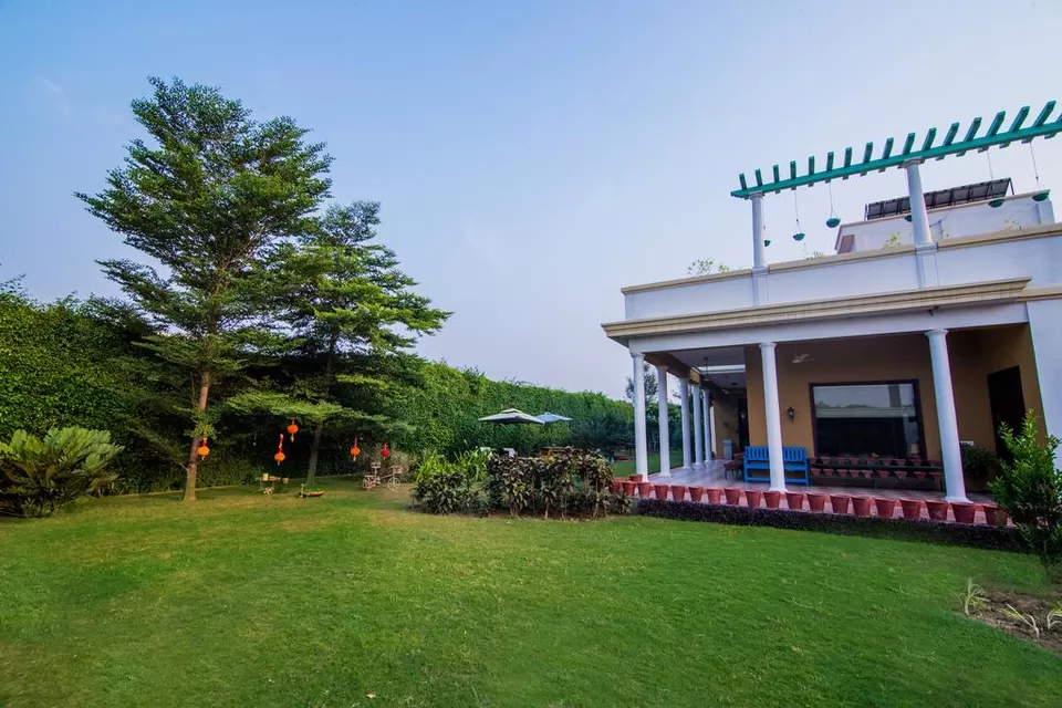 Photo of Sitting In Bright Yellow Mustard Fields, This Charming BnB Is A Bollywood Movie Brought To Life by Sonalika Debnath