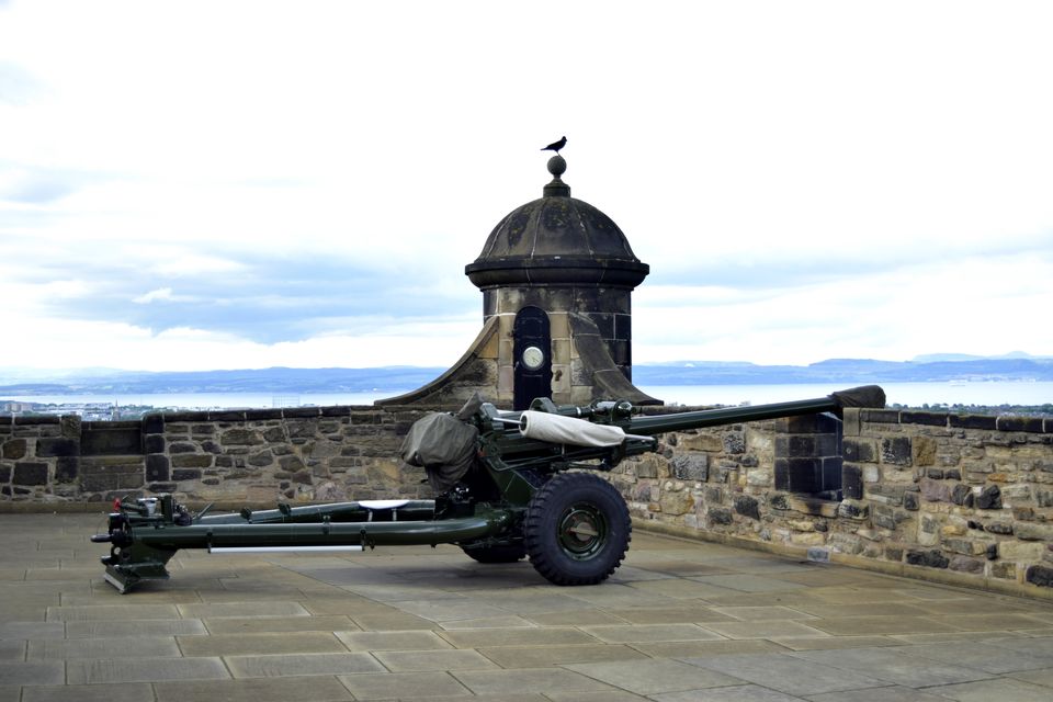 Photo of Edinburgh Castle, Castlehill, Edinburgh, United Kingdom by Priya Saxena