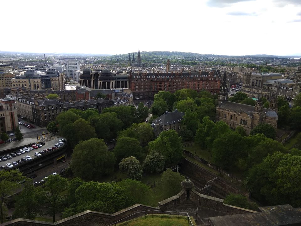 Photo of Edinburgh Castle, Castlehill, Edinburgh, United Kingdom by Priya Saxena