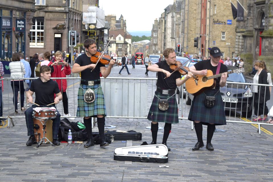 Photo of The Royal Mile, Edinburgh, United Kingdom by Priya Saxena