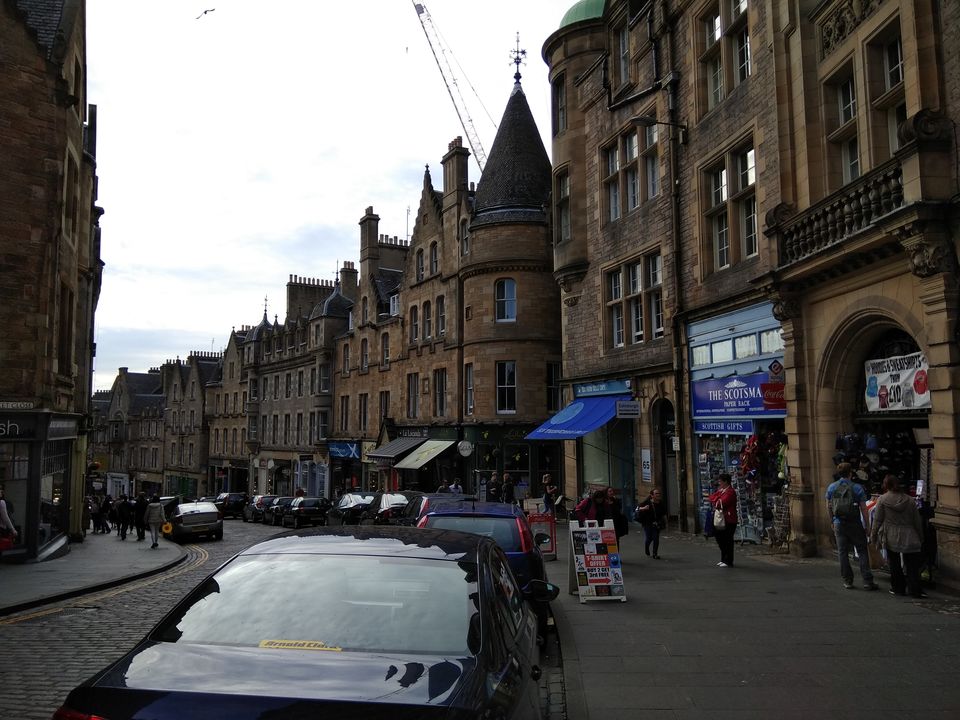 Photo of The Royal Mile, Edinburgh, United Kingdom by Priya Saxena