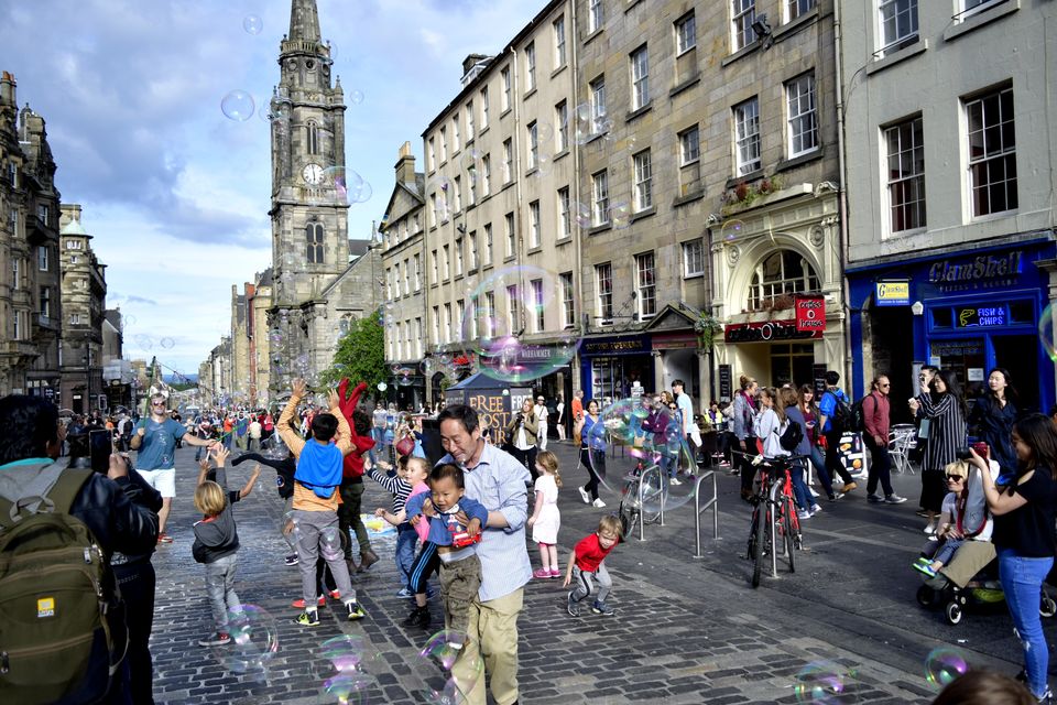 Photo of The Royal Mile, Edinburgh, United Kingdom by Priya Saxena