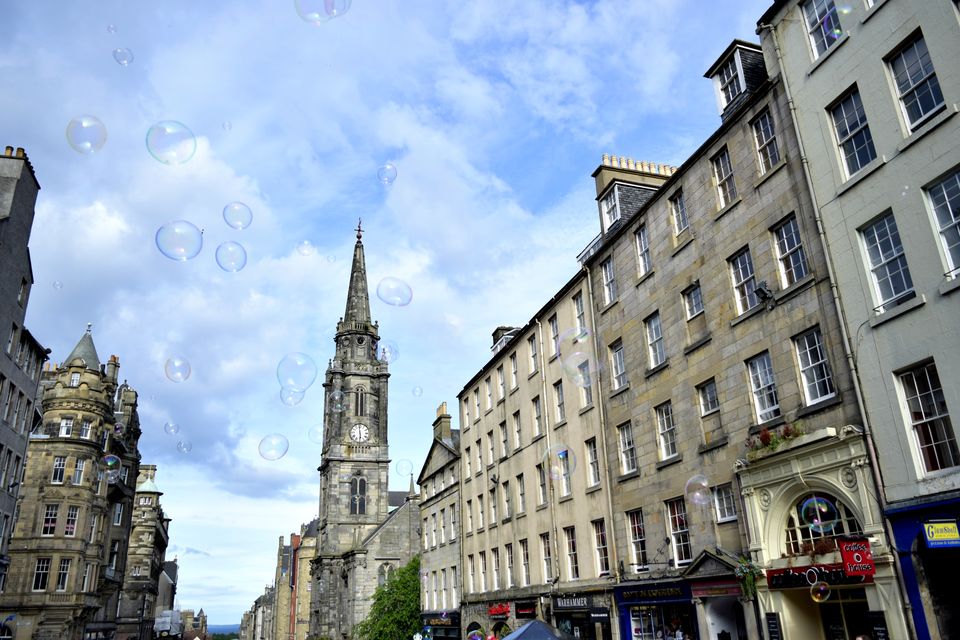 Photo of The Royal Mile, Edinburgh, United Kingdom by Priya Saxena