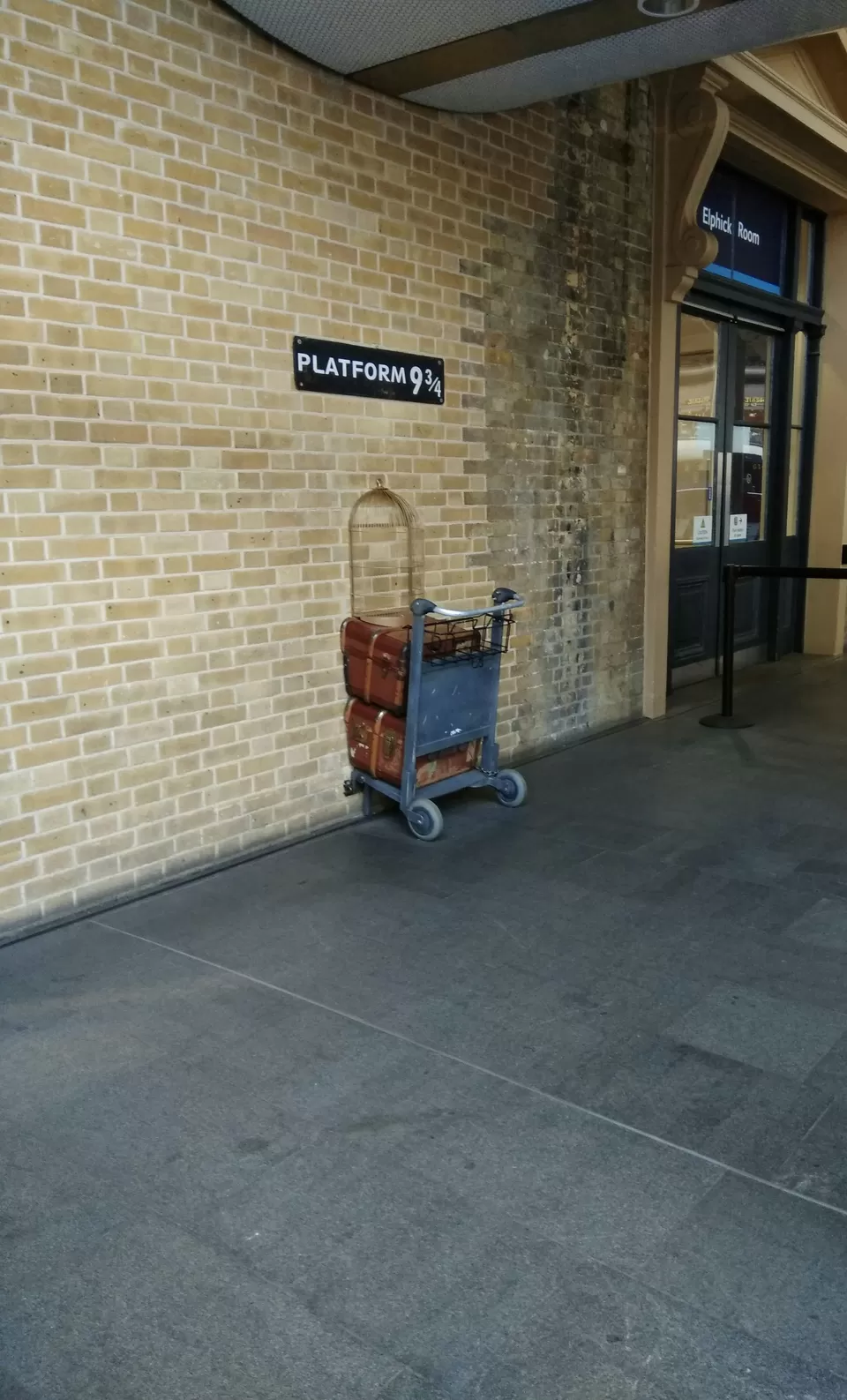 Photo of Kings Cross, London, United Kingdom by Priya Saxena