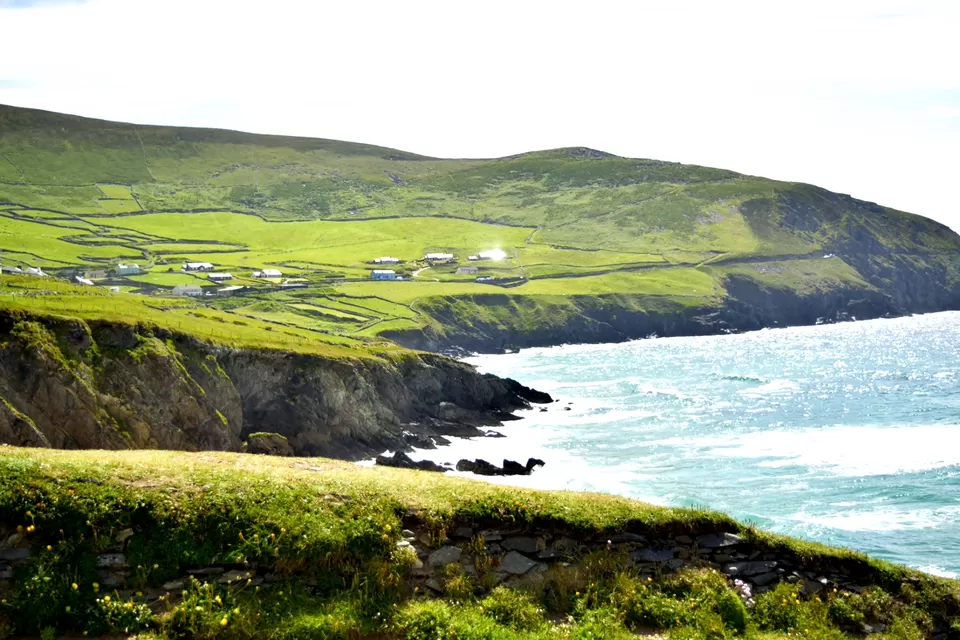 Photo of Coumeenoole Beach, Coumeenoole North, County Kerry, Ireland by Priya Saxena