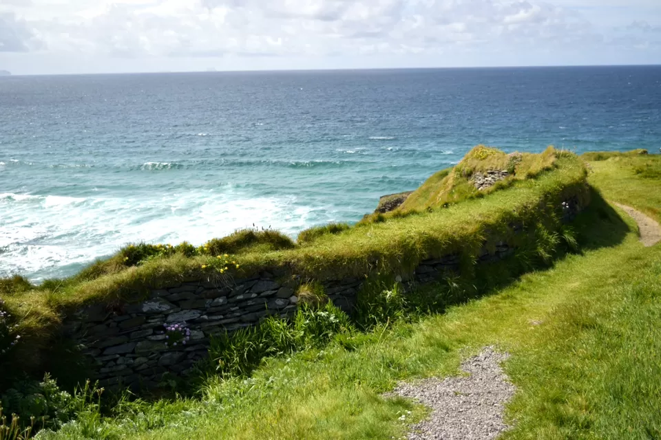 Photo of Coumeenoole Beach, Coumeenoole North, County Kerry, Ireland by Priya Saxena