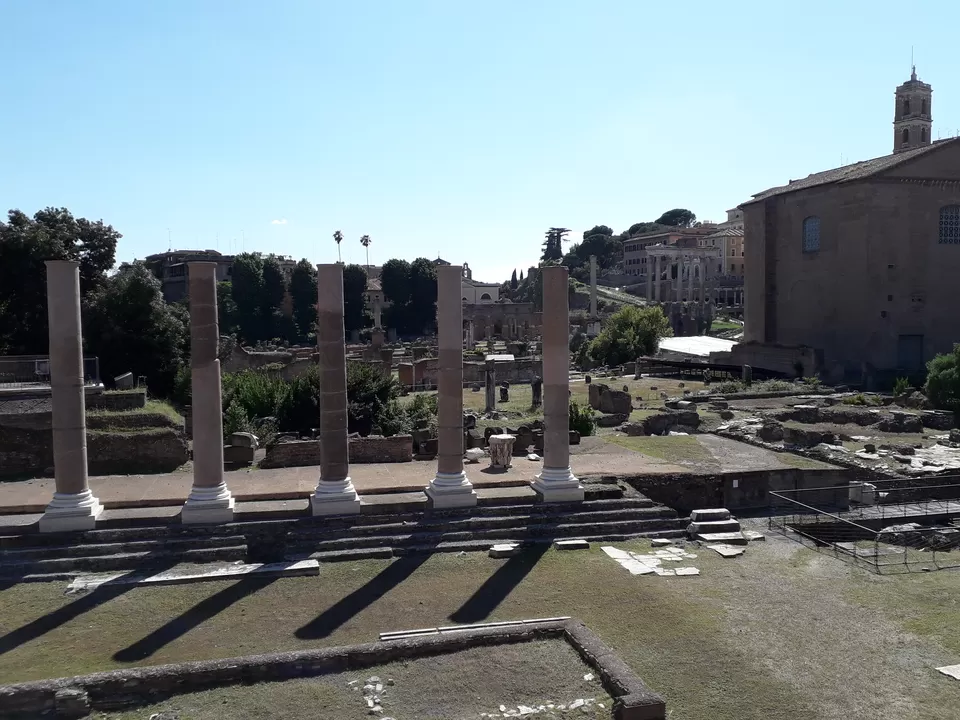 Photo of Spagna, Rome, Metropolitan City of Rome, Italy by Priya Saxena