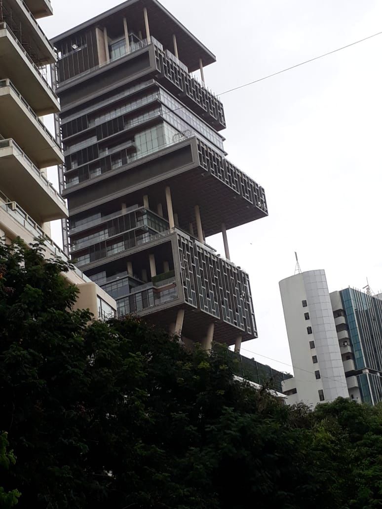Photo of Antilia by Bansal Chandresh