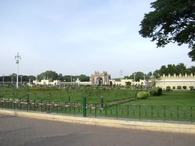 Photo of Mysore Palace, Mysore, Karnataka, India by Aishwarya Venugopal