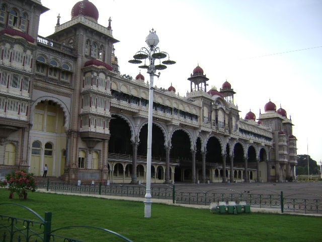 Photo of Mysore Palace, Mysore, Karnataka, India by Aishwarya Venugopal