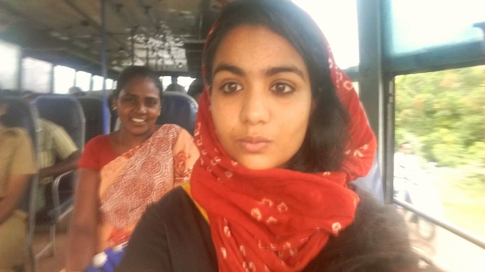 Photo of Redefining India: Female travelling solo with no money 4/6 by Mahima Nanda
