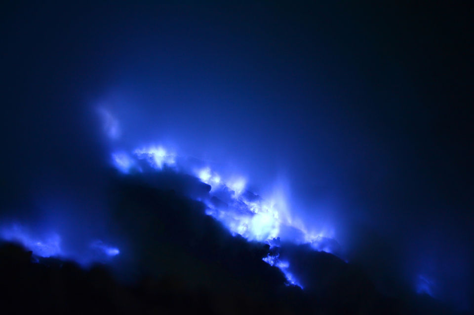 Photo of Ijen Crater, Tamansari, Banyuwangi Regency, East Java, Indonesia by Vaibhav Annam