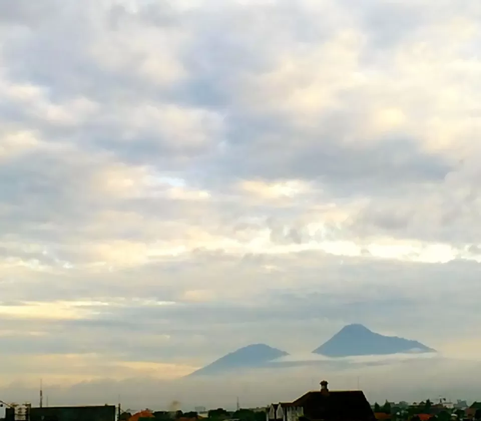 Photo of Mount Merapi, Suroteleng, Central Java, Indonesia by Nor Amanah
