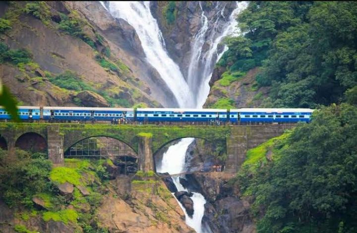 Photo of टॉप रेल मार्ग यात्रा इन इंडिया। by KRIPA YADAV