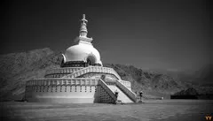 Photo of Shanti Stupa, Chandspa Village, Leh, JK, India by Vikalp