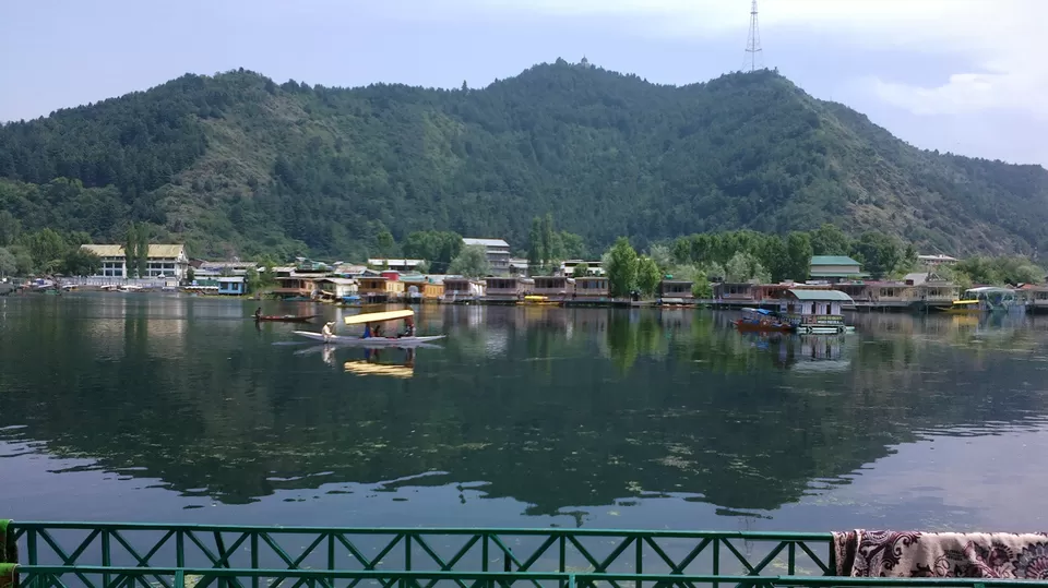 Photo of Dal Lake, Srinagar by Garima Ujjainia