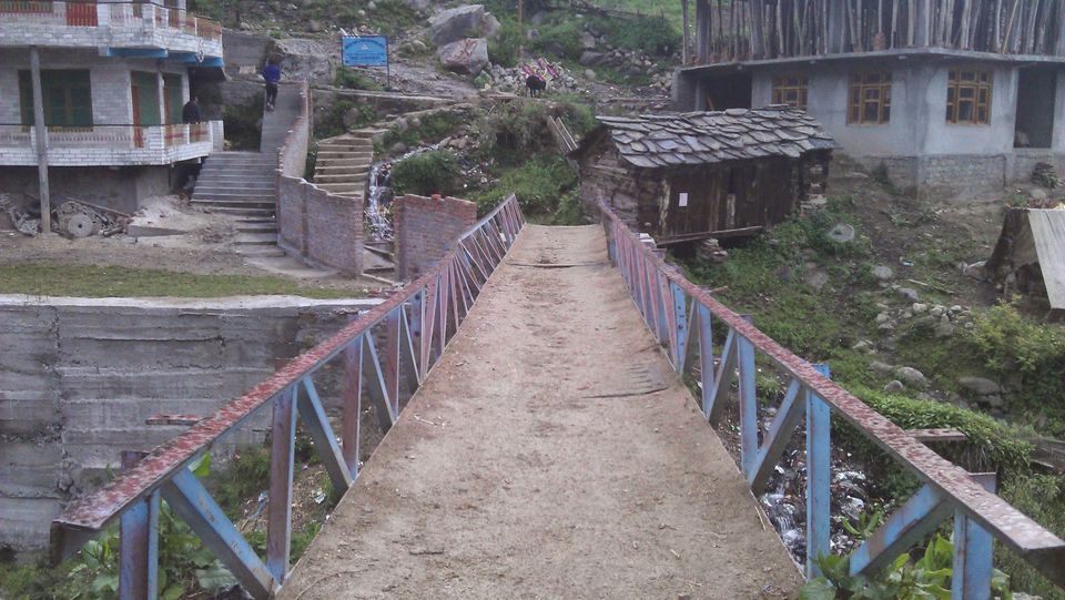Photo of Tosh, Himachal Pradesh, India by Dhaval Sharma