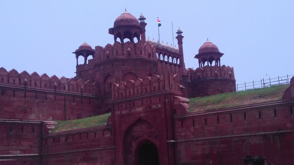 Photo of Delhi Tour (Red Fort/ Lotus Temple/ India Gate/ Qutub Minar) 5/24 by Daya Parulekar