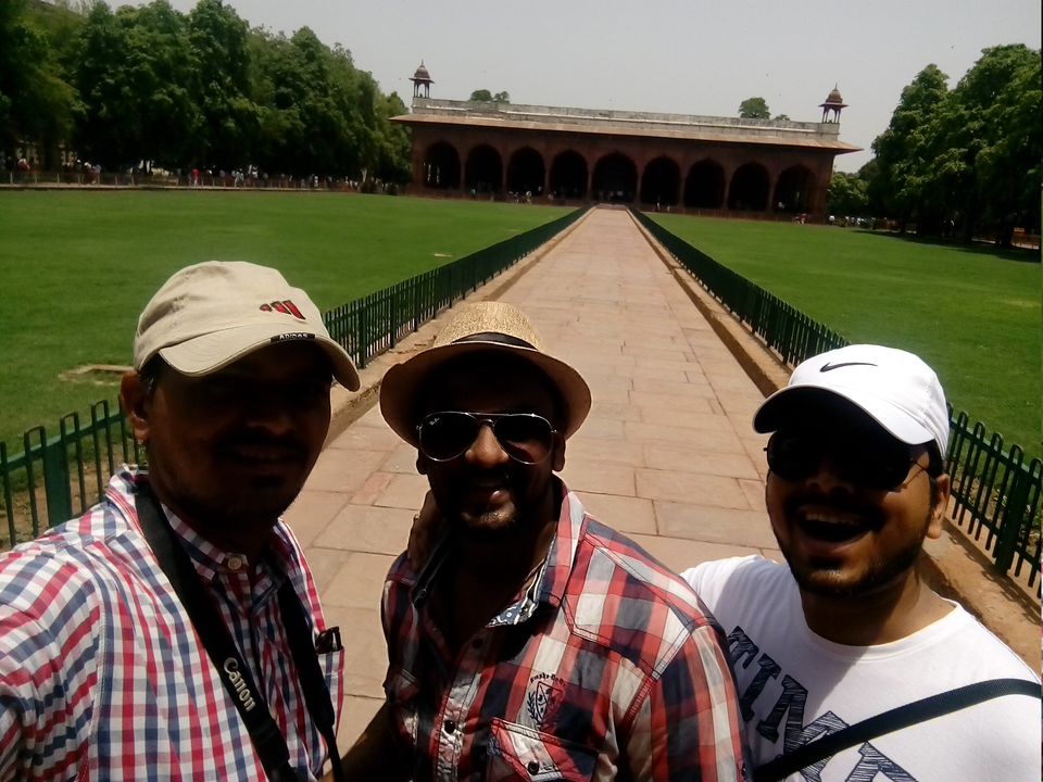 Photo of Delhi Tour (Red Fort/ Lotus Temple/ India Gate/ Qutub Minar) 8/24 by Daya Parulekar