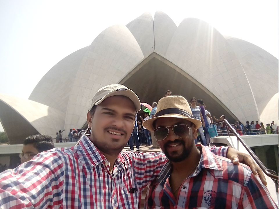 Photo of Delhi Tour (Red Fort/ Lotus Temple/ India Gate/ Qutub Minar) 13/24 by Daya Parulekar