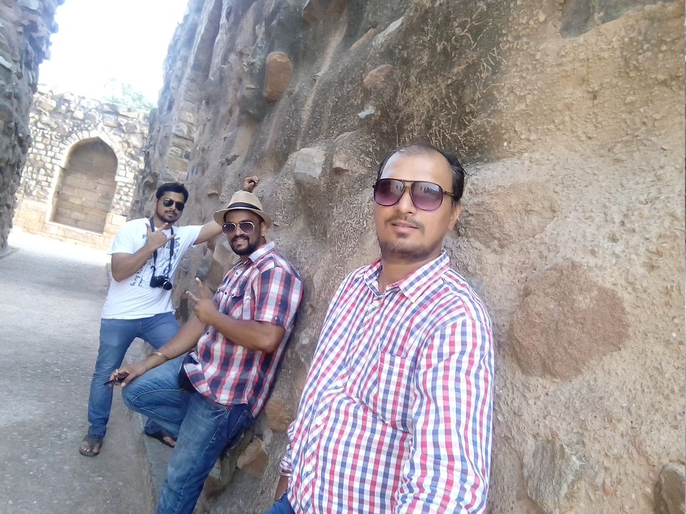 Photo of Delhi Tour (Red Fort/ Lotus Temple/ India Gate/ Qutub Minar) 20/24 by Daya Parulekar