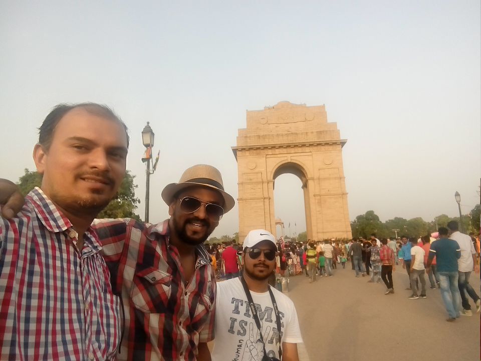 Photo of Delhi Tour (Red Fort/ Lotus Temple/ India Gate/ Qutub Minar) 22/24 by Daya Parulekar