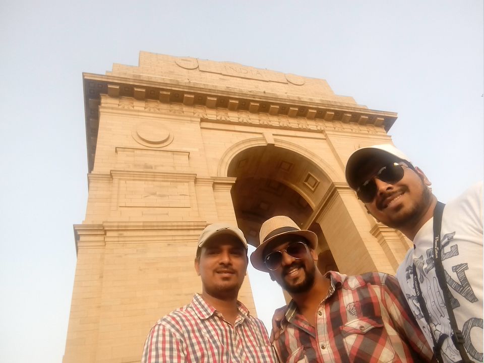 Photo of Delhi Tour (Red Fort/ Lotus Temple/ India Gate/ Qutub Minar) 23/24 by Daya Parulekar