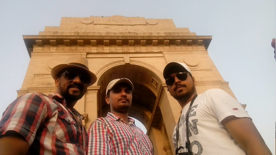 Photo of Delhi Tour (Red Fort/ Lotus Temple/ India Gate/ Qutub Minar) 24/24 by Daya Parulekar