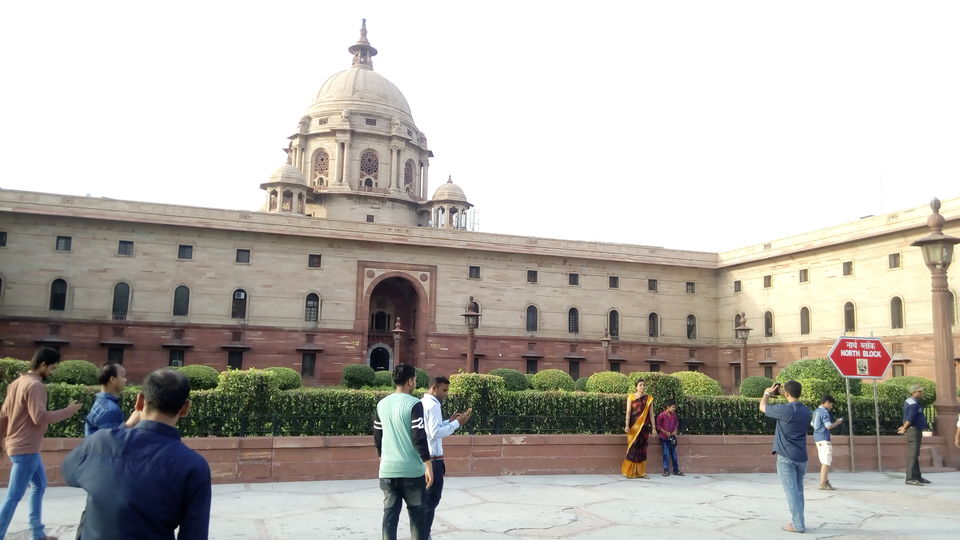 Photo of Delhi Tour (Red Fort/ Lotus Temple/ India Gate/ Qutub Minar) 21/24 by Daya Parulekar