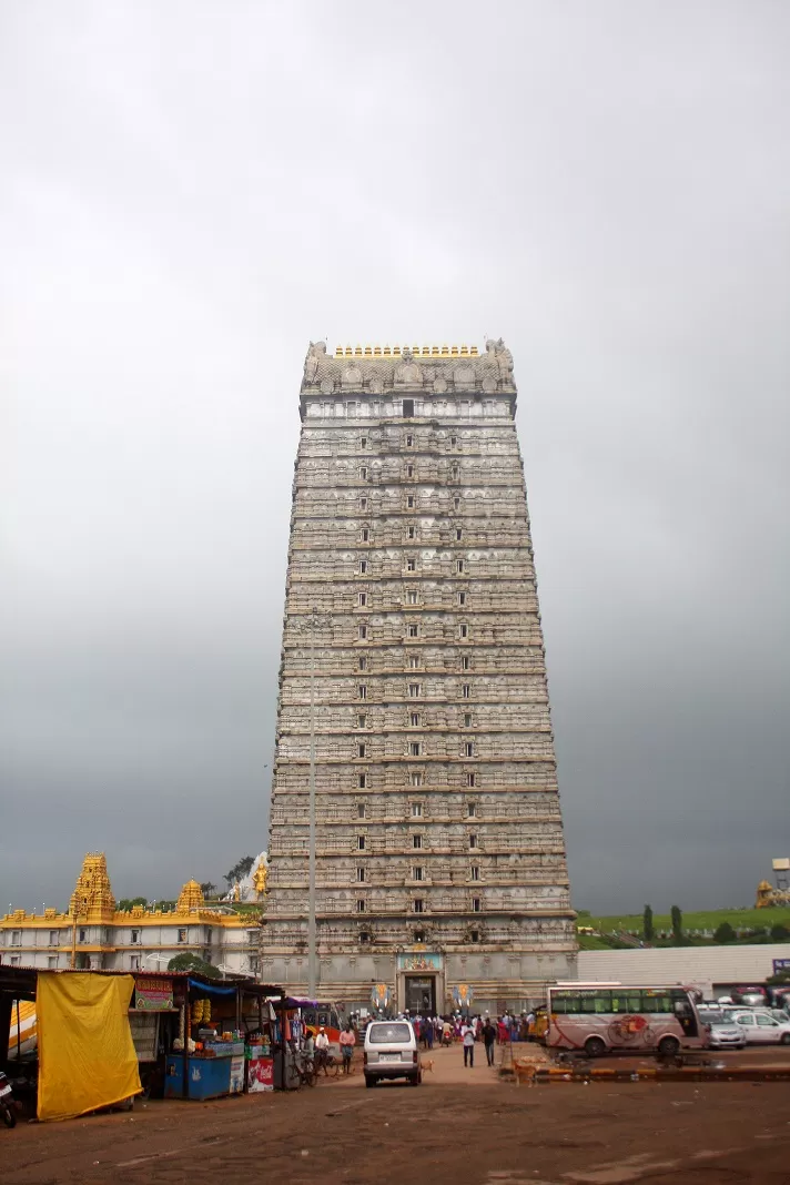 Photo of Murdeshwar Temple, Murdeshwar, Karnataka, India by _itchyfeettrips