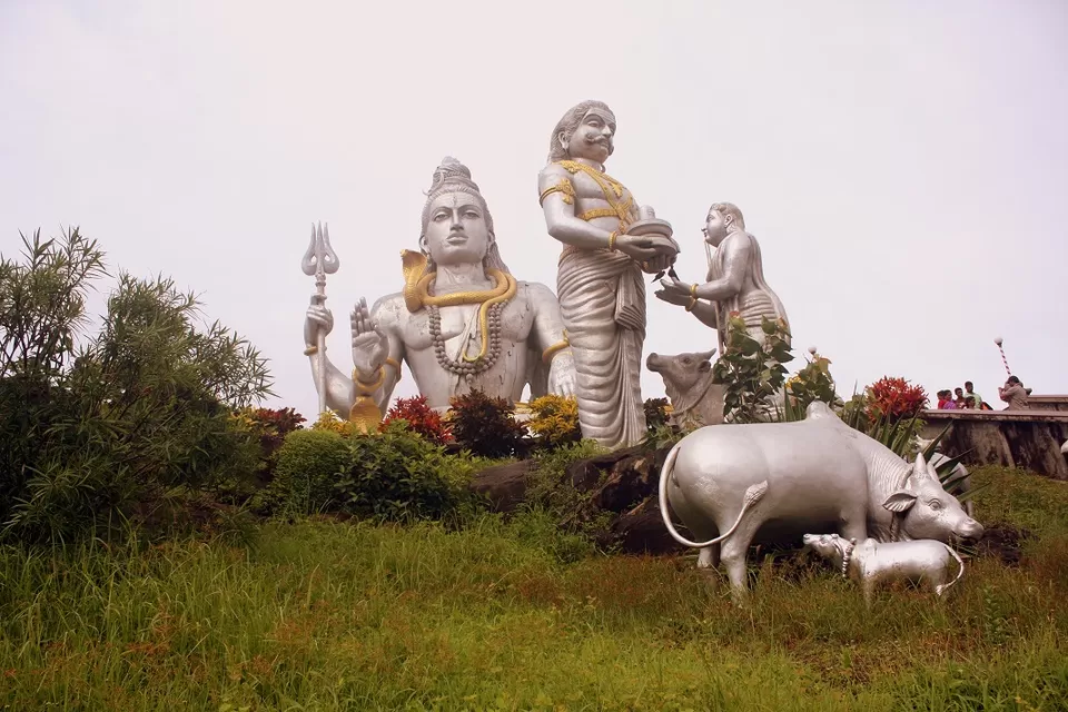 Photo of Murdeshwar Temple, Murdeshwar, Karnataka, India by _itchyfeettrips