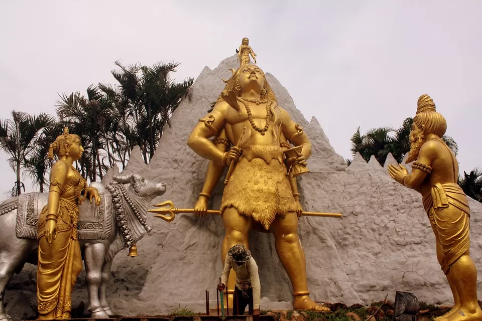 Photo of Murdeshwar Temple, Murdeshwar, Karnataka, India by _itchyfeettrips