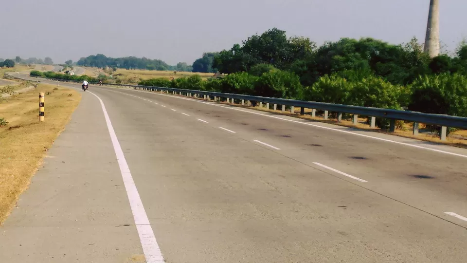 Photo of allahabad highway nh2 by Anshul Anand