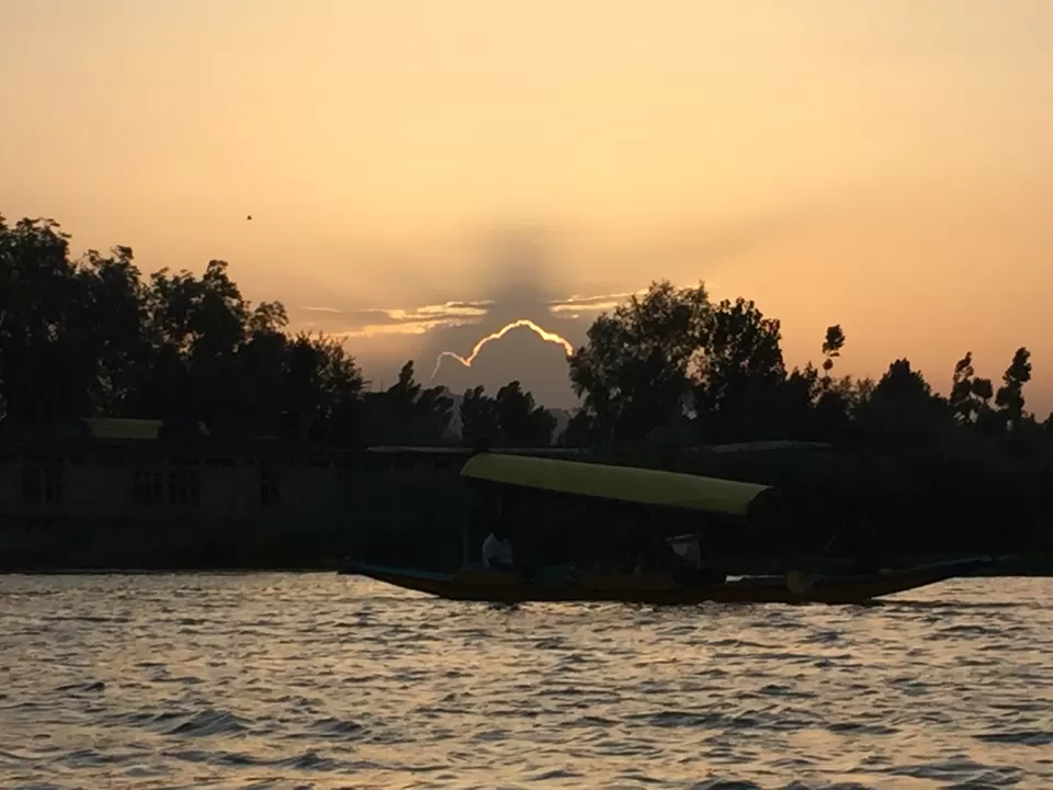 Photo of Dal Lake, Srinagar by Anandidita Agarrawal